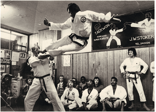 Заняття у секції таєквондо. США 1970-ті