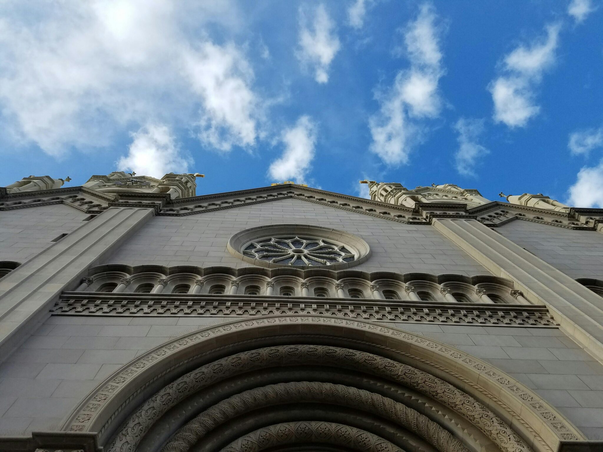 Разнообразные классические музыкальные инструменты